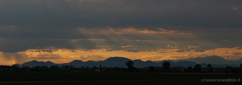 Panoramica Colli Euganei eseguita da Cavarzere (VE).jpg